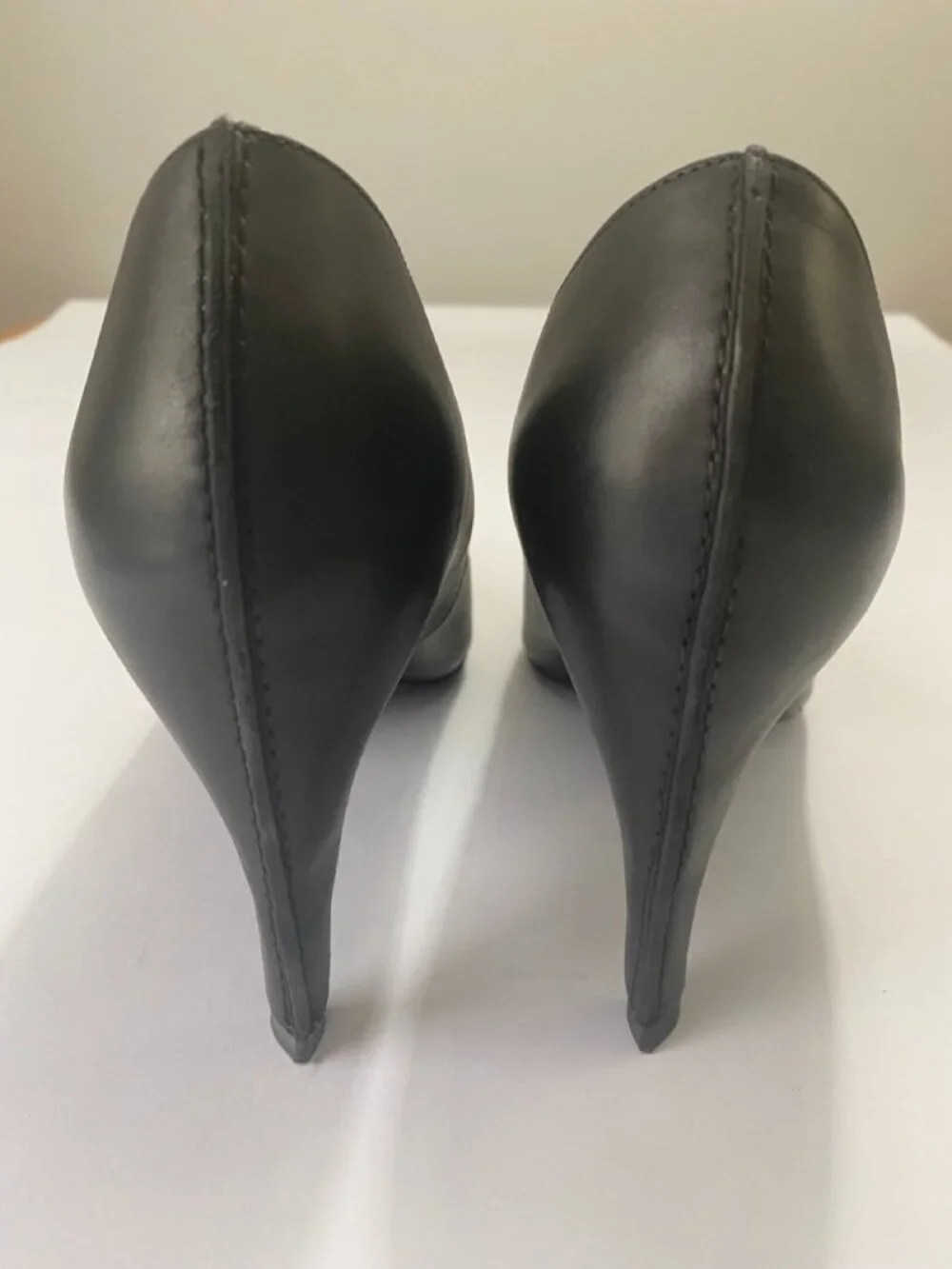 COS Pointed leather heels